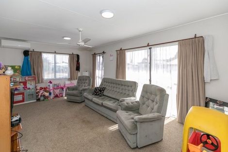 Photo of property in 22 Pringle Place, Nawton, Hamilton, 3200