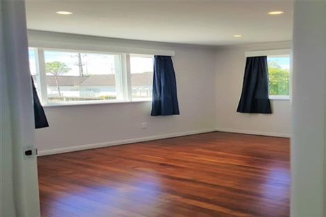 Photo of property in 1/166 Lake Road, Northcote, Auckland, 0627