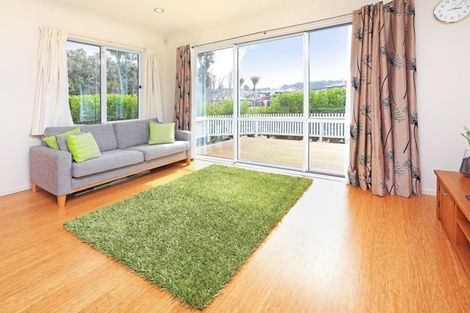 Photo of property in 18 Askerne Drive, Flat Bush, Auckland, 2016