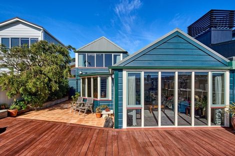 Photo of property in 63 Roxburgh Street, Mount Victoria, Wellington, 6011
