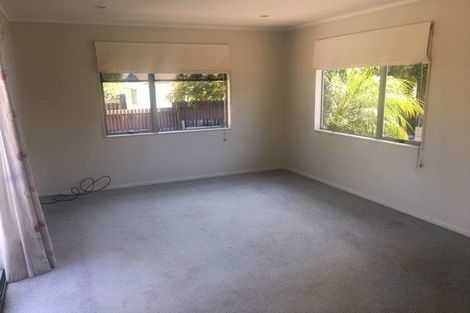 Photo of property in 1/36 Roberts Road, Glenfield, Auckland, 0629