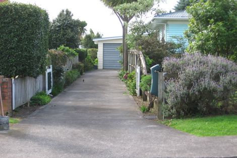 Photo of property in 1/5 Stokes Avenue, Te Atatu Peninsula, Auckland, 0610