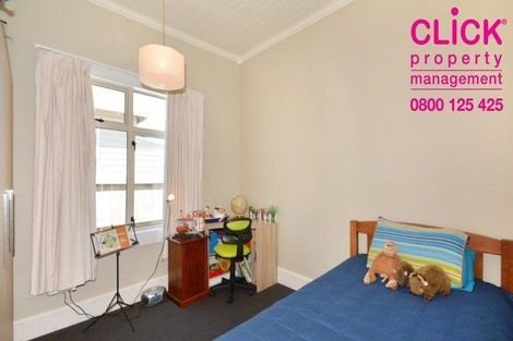 Photo of property in 69 Hargest Crescent, Saint Clair, Dunedin, 9012