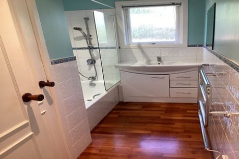 Photo of property in 63 Matipo Road, Te Atatu Peninsula, Auckland, 0610