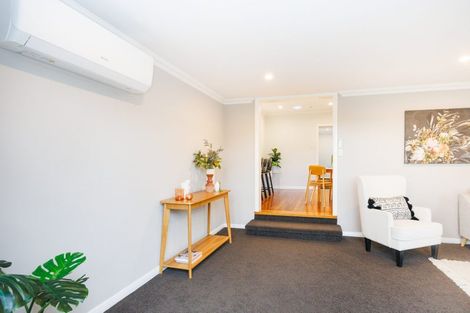 Photo of property in 7 Stirling Crescent, Hokowhitu, Palmerston North, 4410