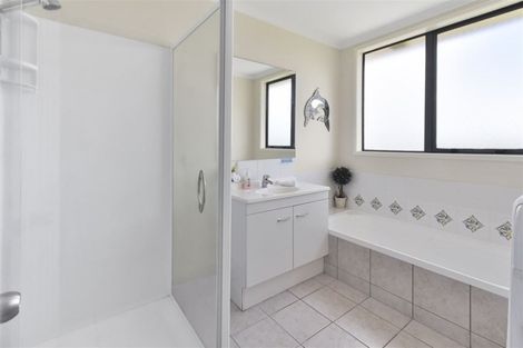 Photo of property in 19 Frederick Reece Drive, The Gardens, Auckland, 2105