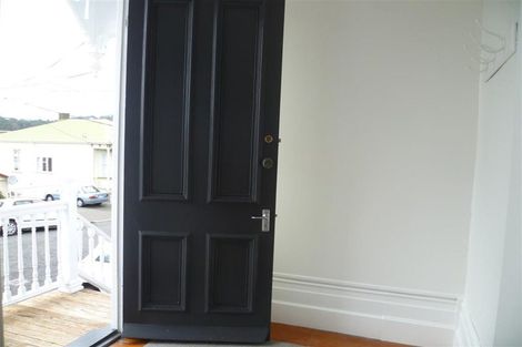 Photo of property in 15 Kenwyn Terrace, Newtown, Wellington, 6021