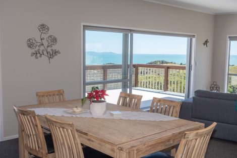Photo of property in 11 Nancy Wake Place, Cable Bay, 0420