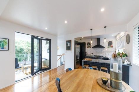 Photo of property in 24 Trent Avenue, Hokowhitu, Palmerston North, 4410