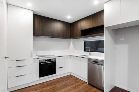 Photo of property in 4/79 Edmonton Road, Henderson, Auckland, 0612