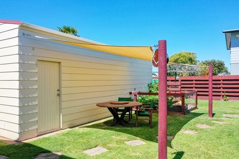 Photo of property in 20 Tawhara Place, Edgecumbe, 3120