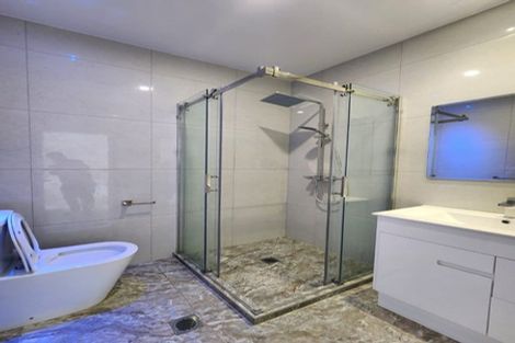 Photo of property in 128b Hutchinsons Road, Bucklands Beach, Auckland, 2014