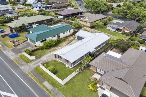 Photo of property in 146 Botany Road, Botany Downs, Auckland, 2010