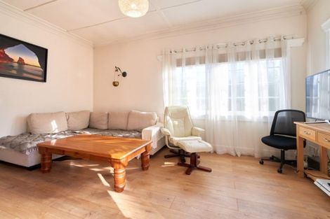 Photo of property in 623a Nelson Street North, Hastings, 4122