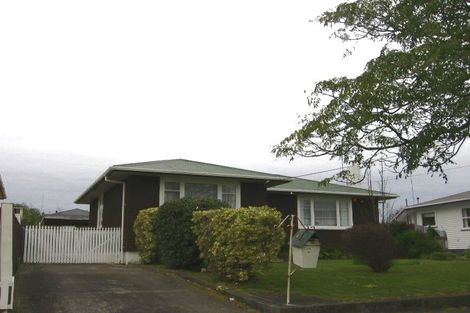 Photo of property in 17 Peters Avenue, Cloverlea, Palmerston North, 4412