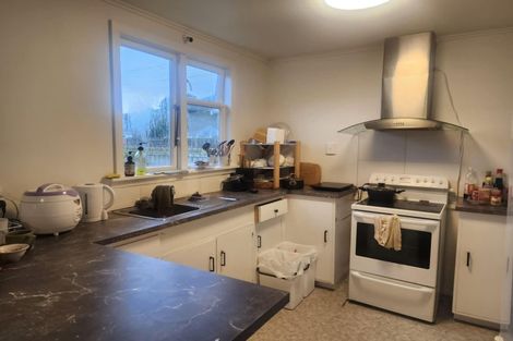 Photo of property in 12 Beauchamp Street, Tawa, Wellington, 5028