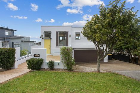 Photo of property in 4a Korotaha Terrace, Rothesay Bay, Auckland, 0630