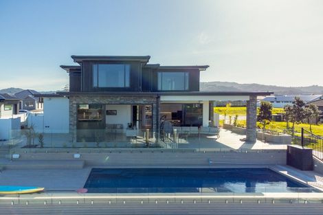 Photo of property in 33 Awatea Drive, Whitianga, 3510