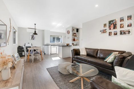 Photo of property in 20 Spargo Road, Massey, Auckland, 0614