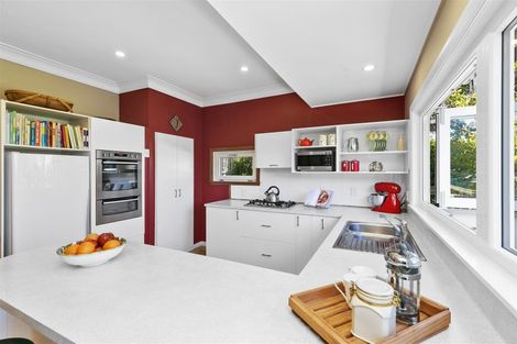 Photo of property in 9 Shortland Street, Khandallah, Wellington, 6035