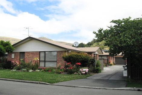 Photo of property in 1/33 Laing Crescent, Heathcote Valley, Christchurch, 8022