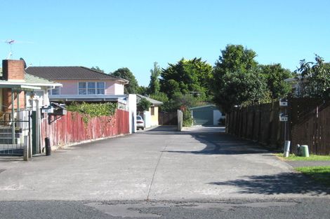 Photo of property in 2/41 Minaret Drive, Bucklands Beach, Auckland, 2014