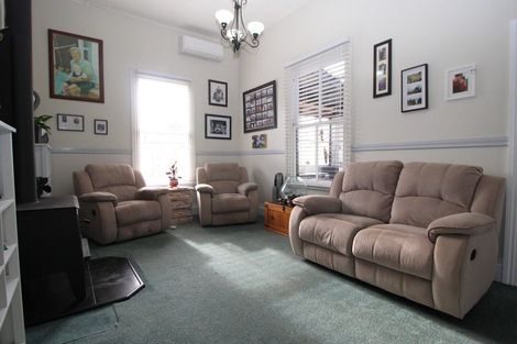 Photo of property in 26 Ross Street, Woodville, 4920