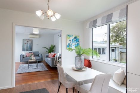 Photo of property in 14 Prestige Place, Maoribank, Upper Hutt, 5018