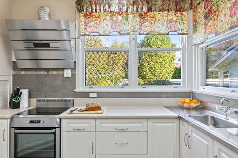 Photo of property in 27 Marian Drive, Inner Kaiti, Gisborne, 4010