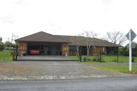 Photo of property in 22 Station Road, Huapai, Kumeu, 0810
