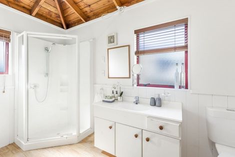 Photo of property in 2/43 Rawene Road, Birkenhead, Auckland, 0626