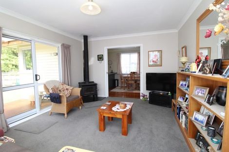 Photo of property in 41a Avenue Road, Foxton, 4814
