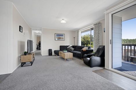 Photo of property in 33 Norwich Avenue, Spotswood, New Plymouth, 4310
