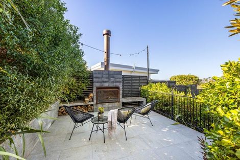 Photo of property in 110 Mount Pleasant Road, Mount Pleasant, Christchurch, 8081