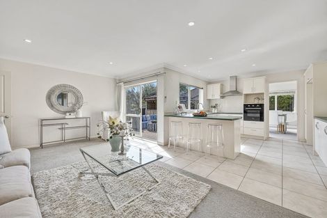 Photo of property in 43 Lansell Drive, East Tamaki Heights, Auckland, 2016