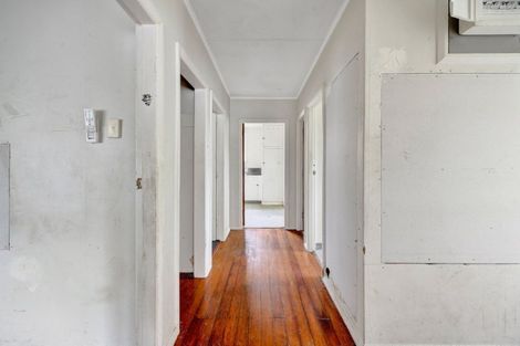 Photo of property in 5 Glenpark Avenue, Westown, New Plymouth, 4310