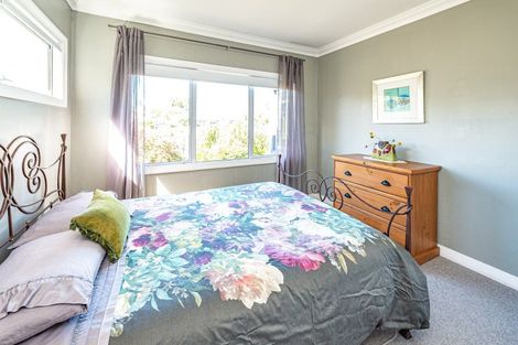 Photo of property in 2 Tarata Street, Saint Johns Hill, Whanganui, 4501