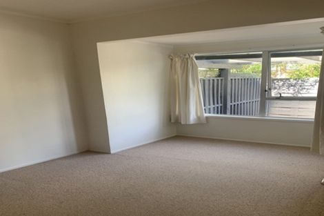 Photo of property in 1/4 Mahuta Grove, Northcote, Auckland, 0627