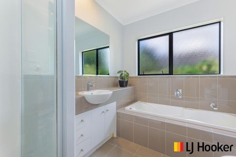 Photo of property in 27 Girvan Terrace, Wattle Downs, Auckland, 2103
