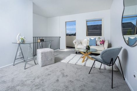 Photo of property in 78 Medallion Drive, Oteha, Auckland, 0632