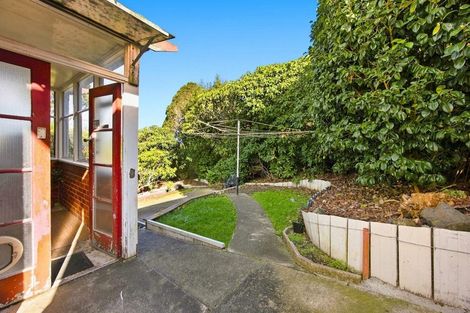 Photo of property in 17 Junction Road, Ravensbourne, Dunedin, 9022