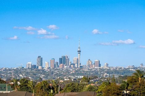 Photo of property in 281 Sturges Road, Henderson Valley, Auckland, 0612