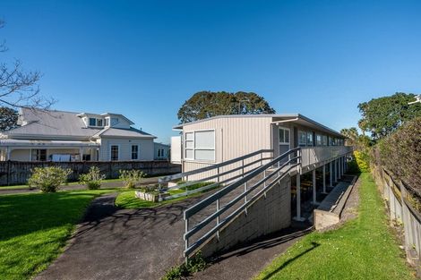 Photo of property in 5/77 Old Lake Road, Narrow Neck, Auckland, 0624