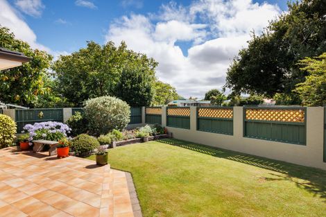 Photo of property in 23 Chilton Grove, Hokowhitu, Palmerston North, 4410