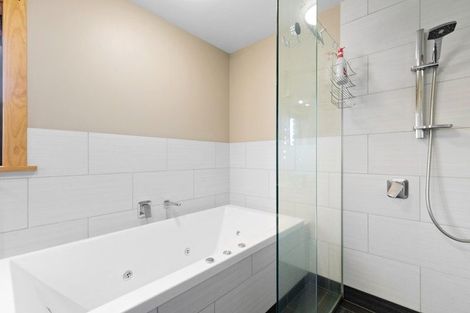 Photo of property in 22 Grayburn Lane, Albert Town, Wanaka, 9382