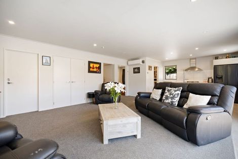 Photo of property in 2 Preston Drive, Arrowtown, 9302