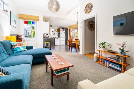 Photo of property in 187 Queens Drive, Lyall Bay, Wellington, 6022