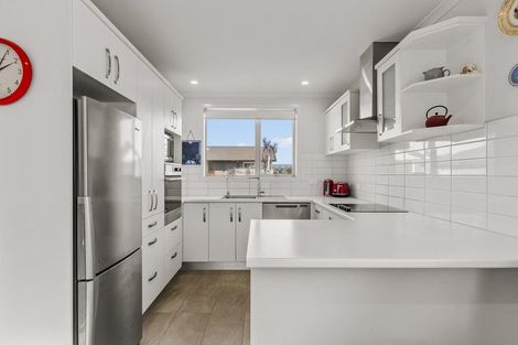 Photo of property in Waterview Estate, 41/4 Greystone Place, Omokoroa, 3114