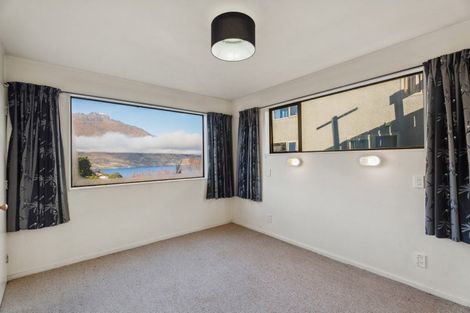 Photo of property in 6a Dart Place, Fernhill, Queenstown, 9300