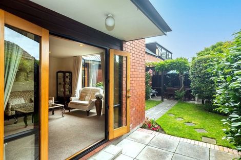 Photo of property in 9 Clyde Road, Upper Riccarton, Christchurch, 8041